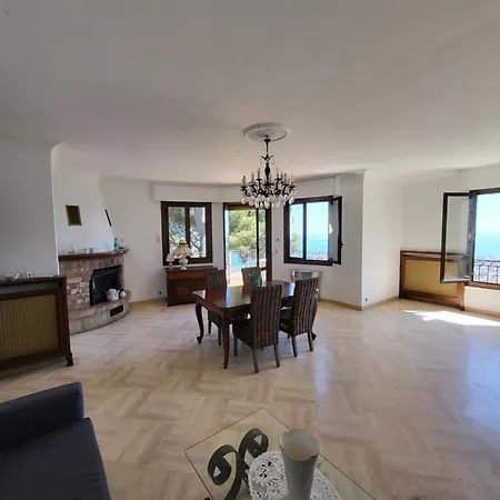 Dans Provencale Avec Terrain De Boules Vue Imprenable Sur Monaco بوزولي