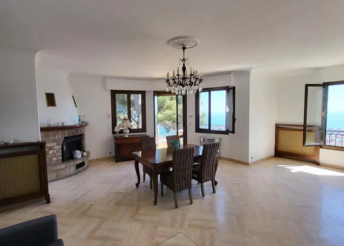 Dans Provencale Avec Terrain De Boules Vue Imprenable Sur Monaco بوزولي